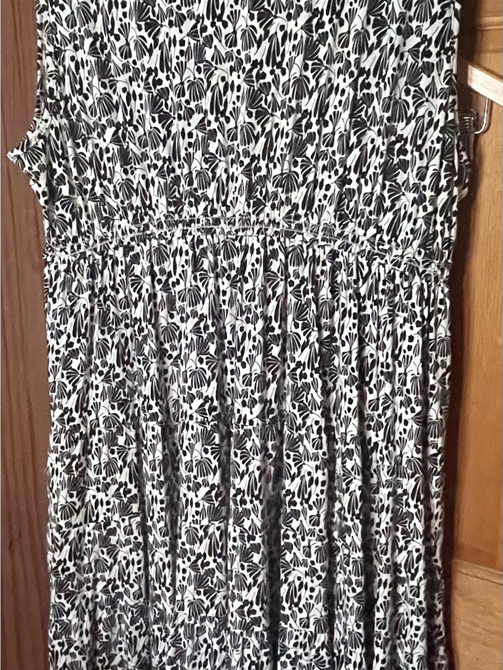 **Max Studio Plus Size 3X Black & White Print Sleeveless Tiered dress - Picture 2 of 4